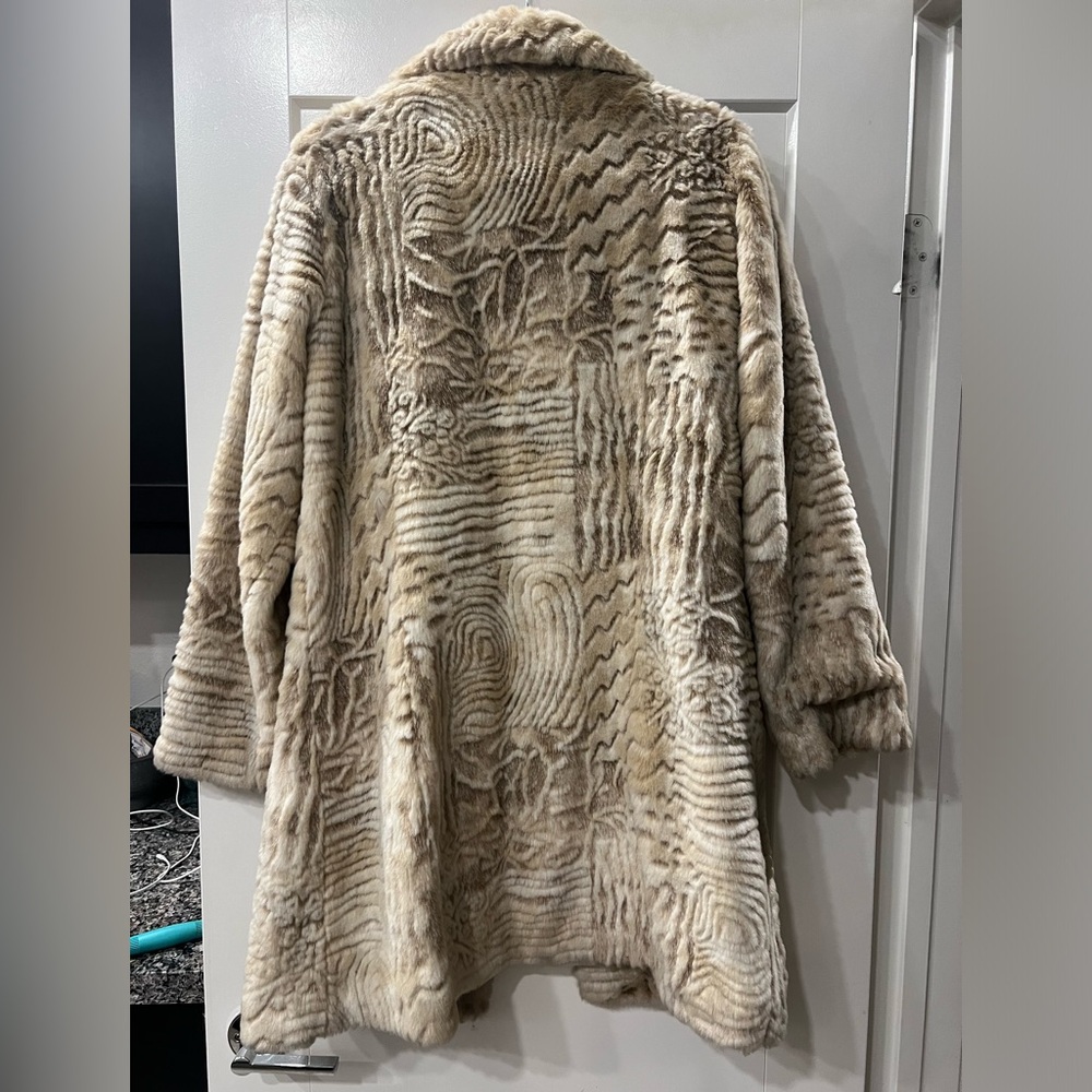 Kristin Blake faux fur coat - Picture 3 of 8